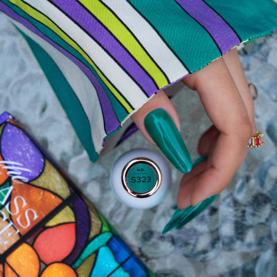 Verniz Gel Saute Nails S323 - Glass Green (Verde Semi-transparente)