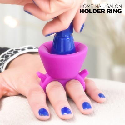 Anel porta esmalte rosa com suporte azul para verniz