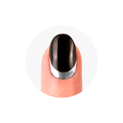 Unha com verniz preto brilhante