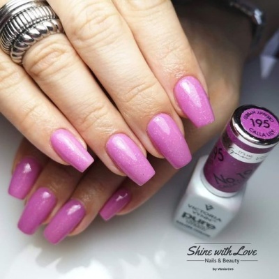 Victoria Vynn Pure 195 – Calla Lily