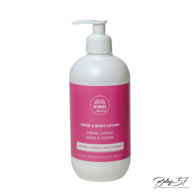 Loção para mãos e corpo em embalagem branca com rótulo rosa e doseador