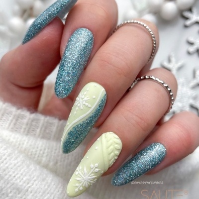 Verniz Gel Saute Nails S239 Frosty Winter (Azul com Glitter e Efeito Flash)
