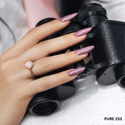 Victoria Vynn Pure 233 - Rouge Dawn