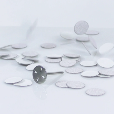 Base Metálica de Discos Adesivos Circulares de 25mm para Pedicure com 50 Recargas 150g