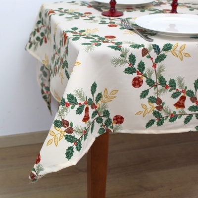 Mantel Beautiful Holly