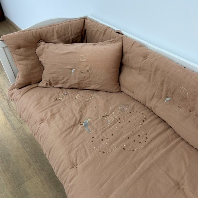 Conjunto Edredón Bordado Muselina Gato