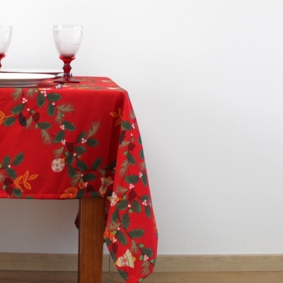 Mantel Beautiful Holly