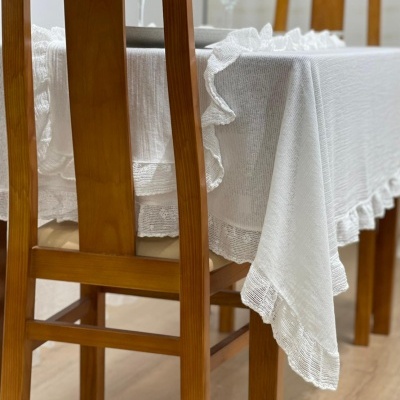 Mantel Y Camiño Volante Con Encaje