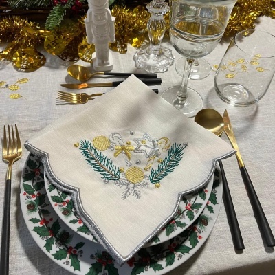 Mantel Christmas Glamour