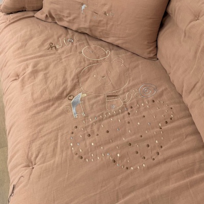 Conjunto Edredón Bordado Muselina Gato