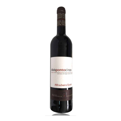 Garrafa de vinho tinto doispontocinco com rótulo branco e castanho