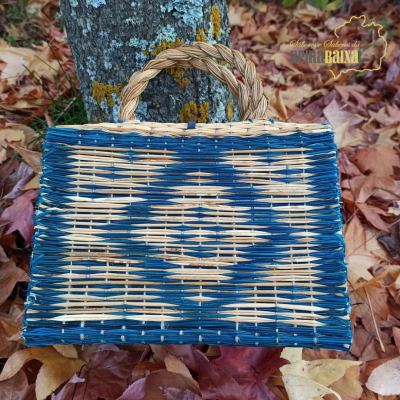 Cesta de junco com fecho, cor azul e natural Nº3