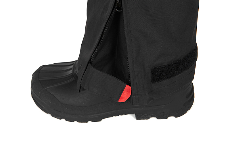 Botas de chuva impermeáveis pretas com detalhe vermelho e velcro