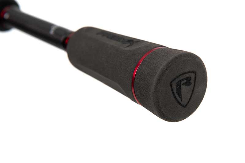 Pega de cana de pesca preta com anel vermelho e logótipo