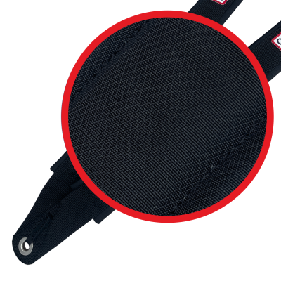 Alça preta robusta com etiquetas 'OPPO' e ilhó metálico