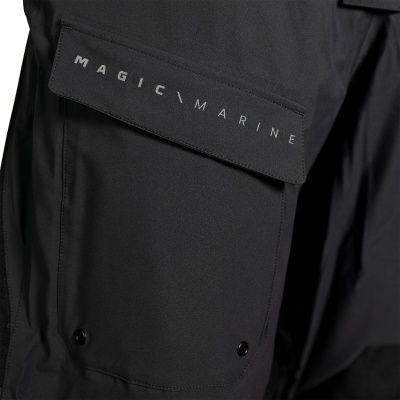 Bolso preto com texto branco MAGIC MARINE