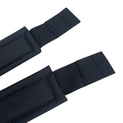 Alças pretas com velcro e almofadas