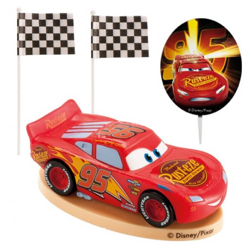 Figura de carro vermelho Lightning McQueen com número 95 e bandeiras quadriculadas.