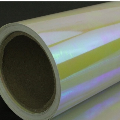 Rolo de película autoadesiva iridescente em tubo de cartão