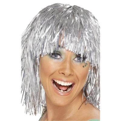 Peruca de ráfia com folhas metálicas