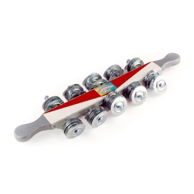 pandeireta de madeira com platinelas metálicas prateadas