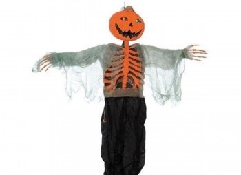 Fantasía de Halloween com cabeça de abóbora e esqueleto laranja