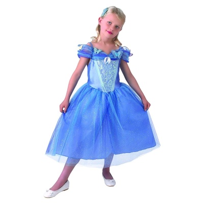 Vestido azul estilo princesa com saia de tule e detalhes em renda