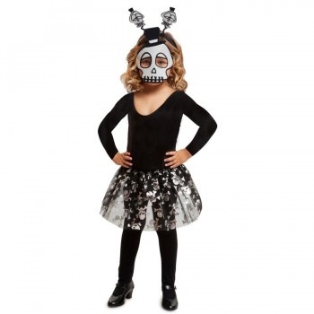 Fato infantil com máscara de caveira, vestido e leggings pretos com padrão de caveiras