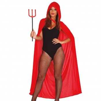 Mulher com capa vermelha, roupa preta e collants de rede segurando tridente vermelho