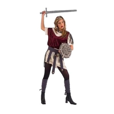 Mulher com espada e escudo em traje medieval colorido.