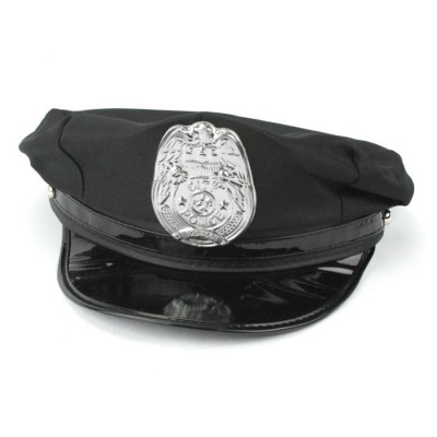 Chapéu de polícia preto com emblema prateado e aba brilhante