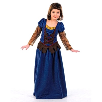 Menina com vestido comprido azul e detalhes em amarelo e castanho sobre fundo branco