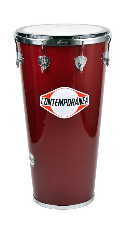 Tambor conga vermelho com marca CONTEMPORÂNEA em fundo branco