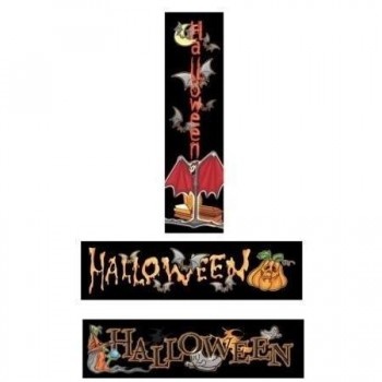 Três placas decorativas de Halloween com letras e abóboras em fundo preto