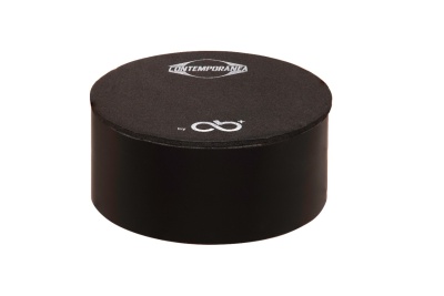 Embalagem redonda preta com texto CONTEMPORANIA na tampa