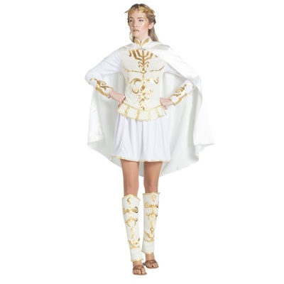 Traje branco com detalhes dourados