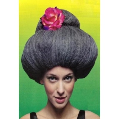 Peruca Amy Winehouse com Flor