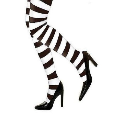 Meias altas listradas em preto e branco