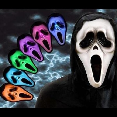 Máscara fantasma branca com capuz