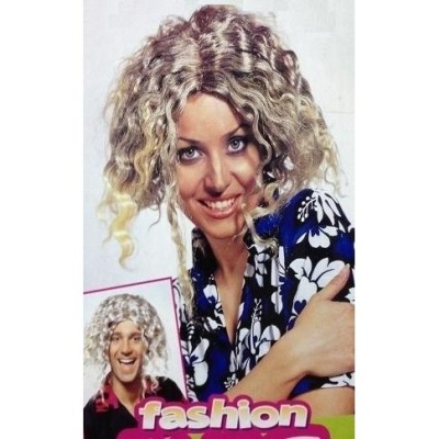 Peruca loira cacheada anos 90