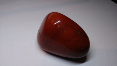 Jaspe vermelho de Canto Rodado (70-90g)