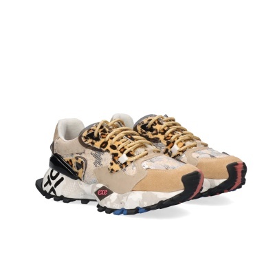 EXÉ :: 134-10 Leo/Taupe