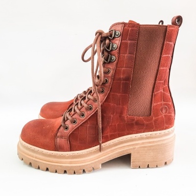 Botas de atacadores :: Casta