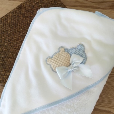 Toalha de Banho Ursinho Azul Bebé