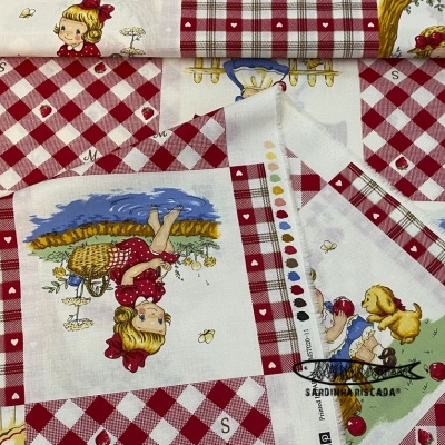 Margret & Sophie - Panel with a cute doll - Red