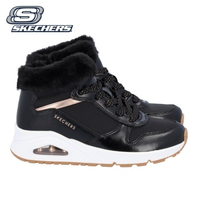 Ténis Skechers pretos com forro de pelo e sola branca