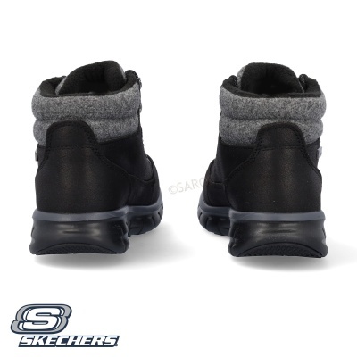 Sapatos desportivos pretos e cinzentos Skechers vistos de trás.