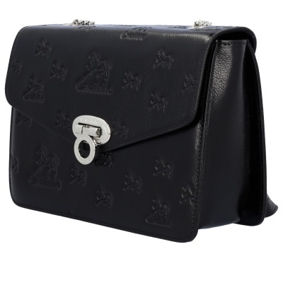 Mala preta em pele com padrão de cavalos em relevo e fecho metálico