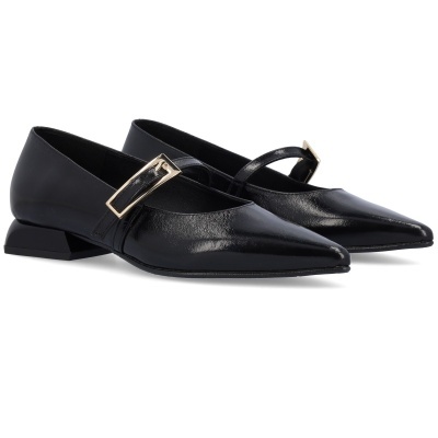 Sapatos de senhora pretos em pele com fivela dourada