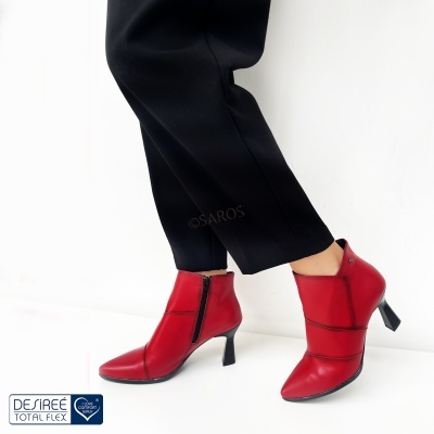 Botins vermelhos de salto médio em pele